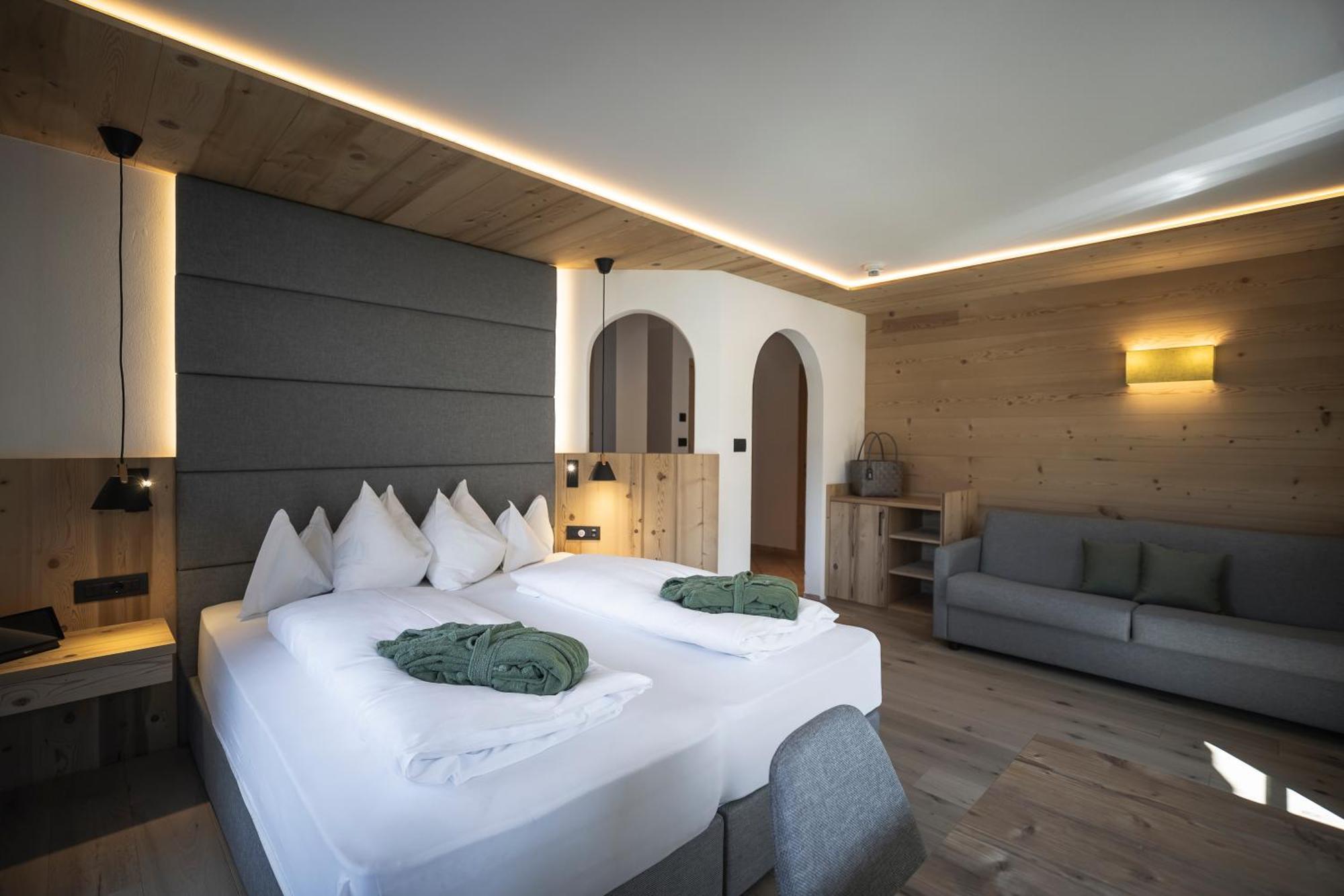 Garberhof Dolomit Family Hotel Rasun di Sotto Exterior photo